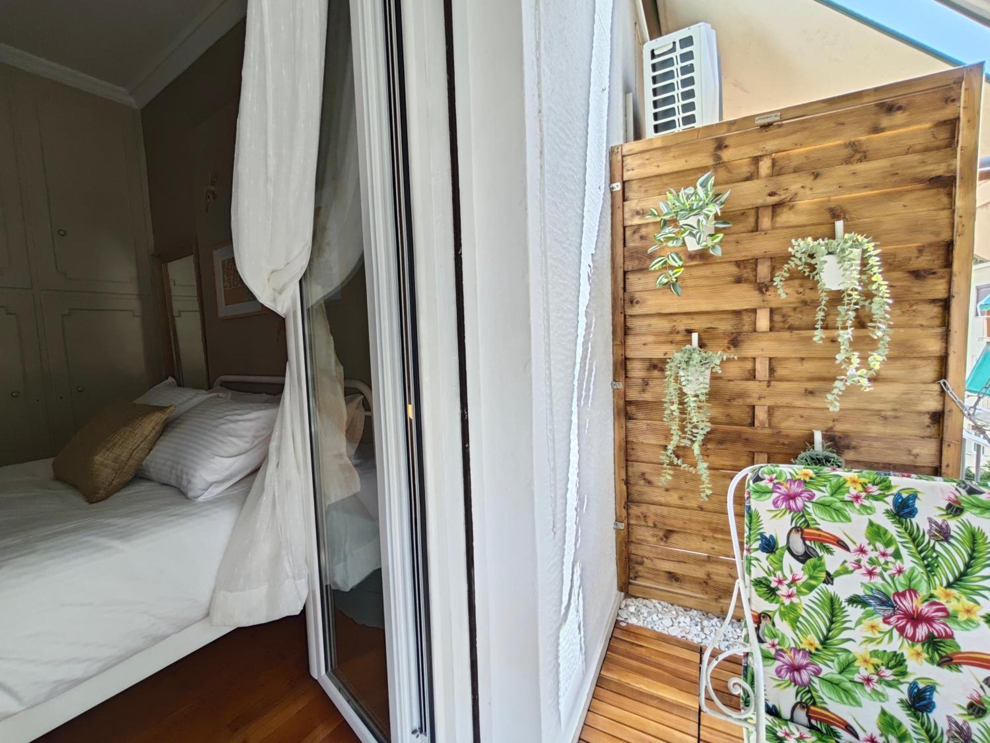 Caravin Wanderhome Acropolis, 1 Min From Acropolis Museum Athens Exterior photo